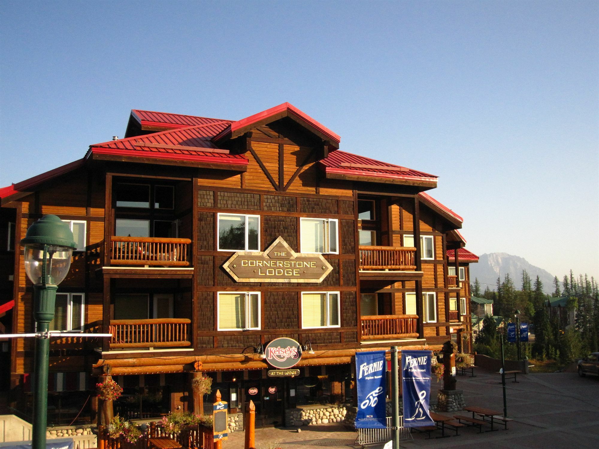 Cornerstone Lodge By Park Vacation Management Fernie Kültér fotó